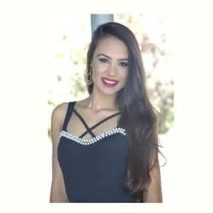 Tainícia Souza Nogueira de 17 anos